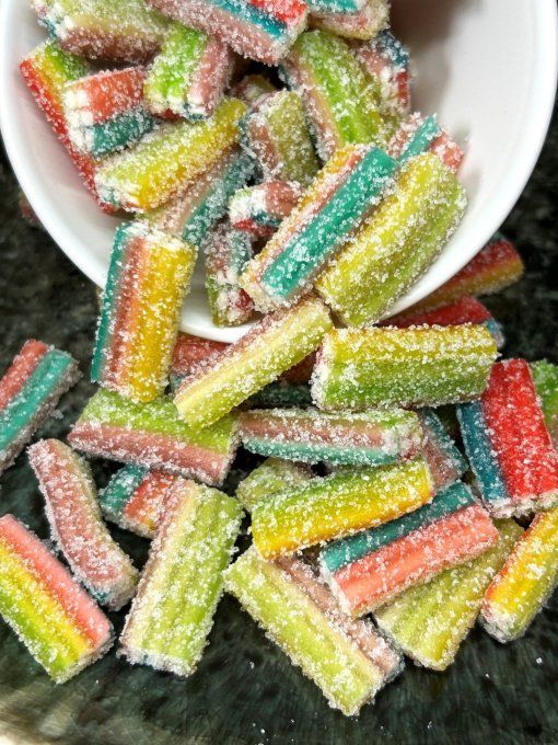 brique multicolore acidulée bonbon fruité citrique cœur crémeux confiserie gourmande