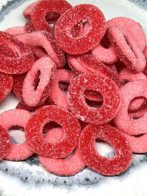 Dulceplus Anneau Fraise Acidulé bonbon gélifié en forme d'anneau au goût de fraise