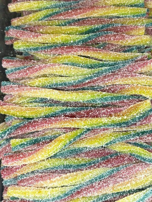 Jumbo Tressé Coloré Fini – bonbon tressé multicolore acidulé aux 6 couleurs
