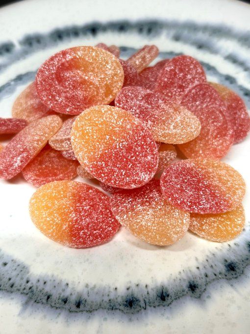 sour peach dragon fruit bonbon suedois acidule candy bar exotique
